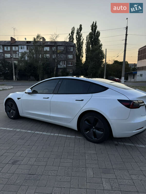 Tesla-3