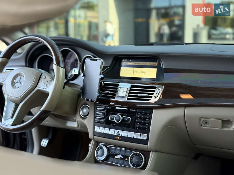 Mercedes-Benz CLS-Class 2012