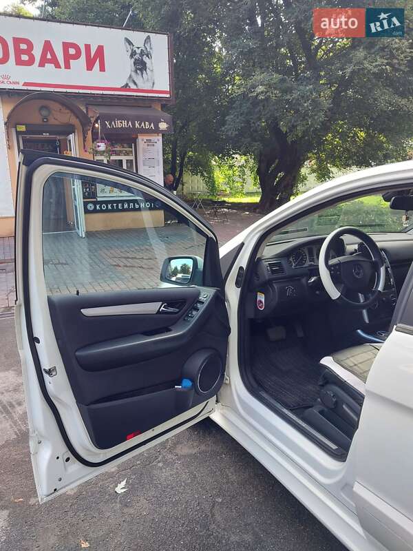 Mercedes-Benz B-Class 2010