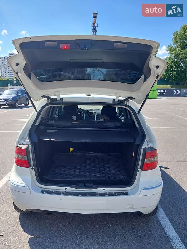 Mercedes-Benz B-Class 2010