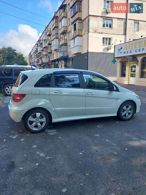 Mercedes-Benz B-Class 2010