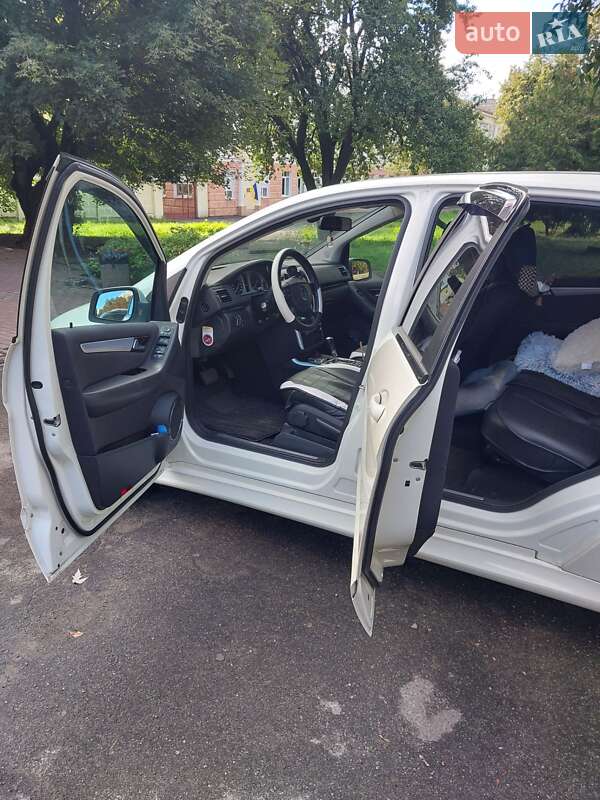 Mercedes-Benz B-Class 2010