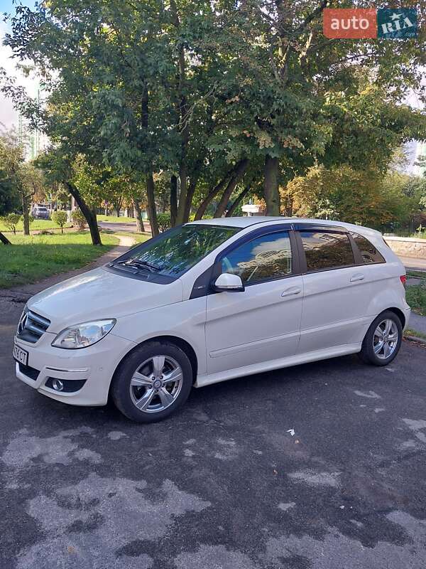 Mercedes-Benz B-Class 2010