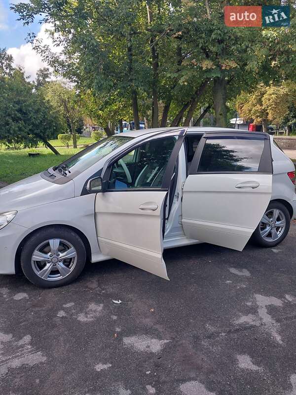 Mercedes-Benz B-Class 2010