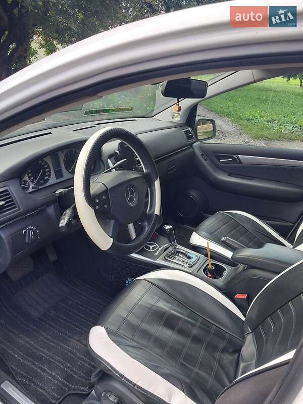 Mercedes-Benz B-Class 2010