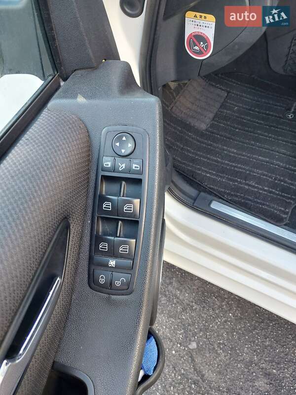 Mercedes-Benz B-Class 2010