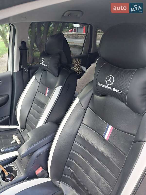 Mercedes-Benz B-Class 2010