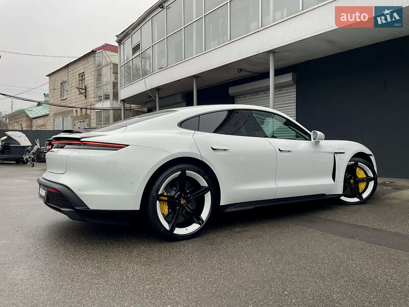 Porsche Taycan 2020