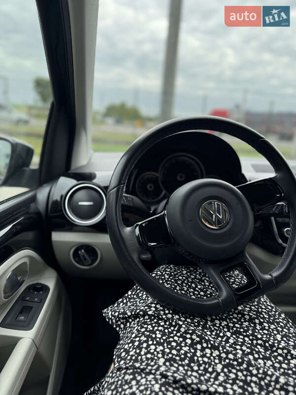 Volkswagen e-Up 2013