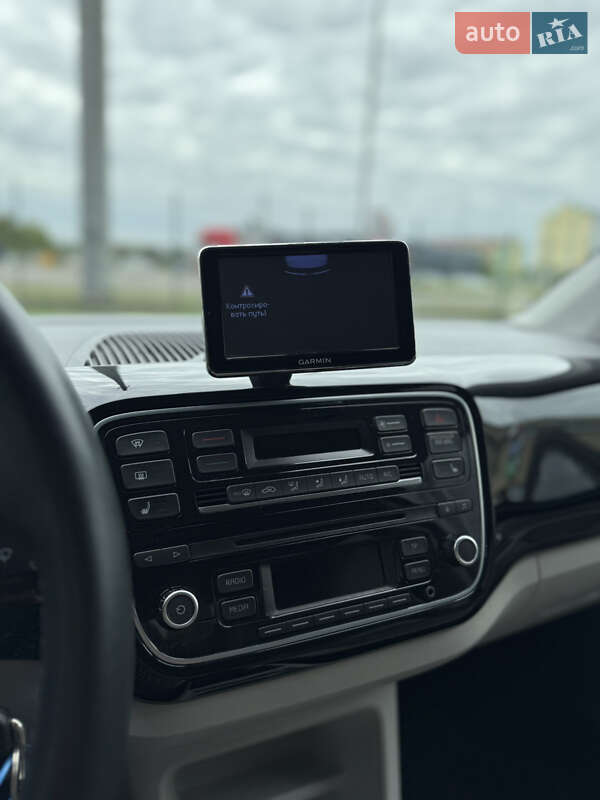 Volkswagen e-Up 2013