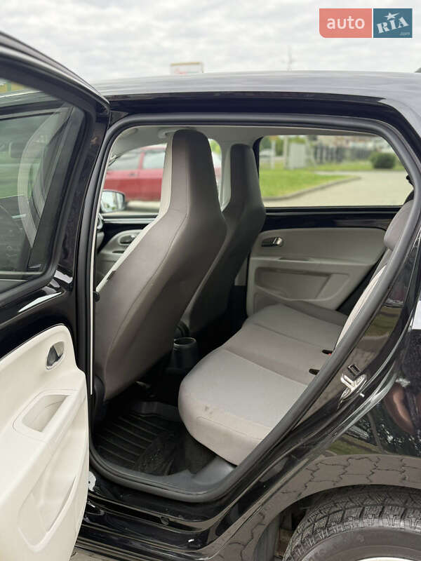 Volkswagen e-Up 2013