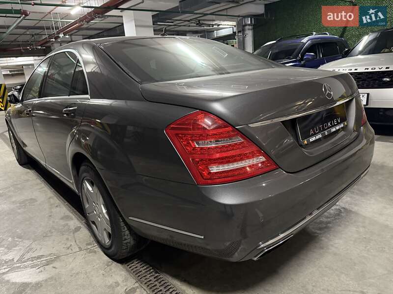 Mercedes-Benz-29