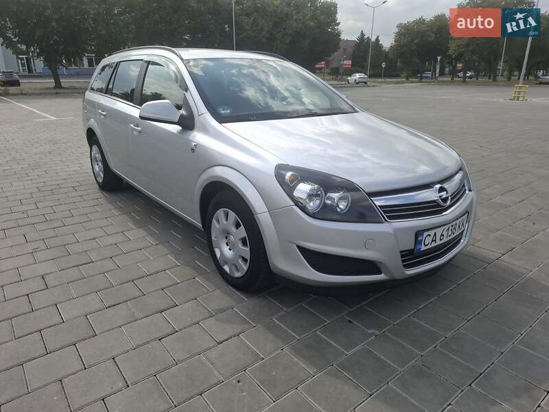 Opel Astra 2010