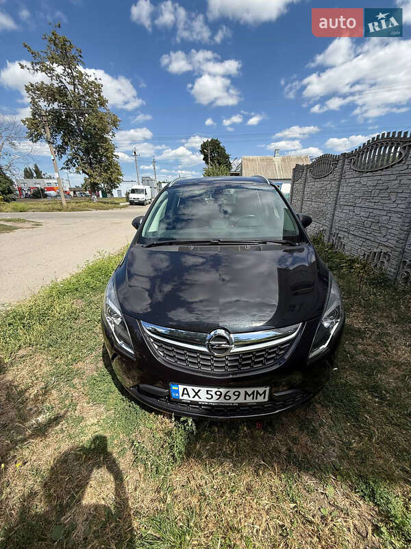 Opel Zafira Tourer 2012