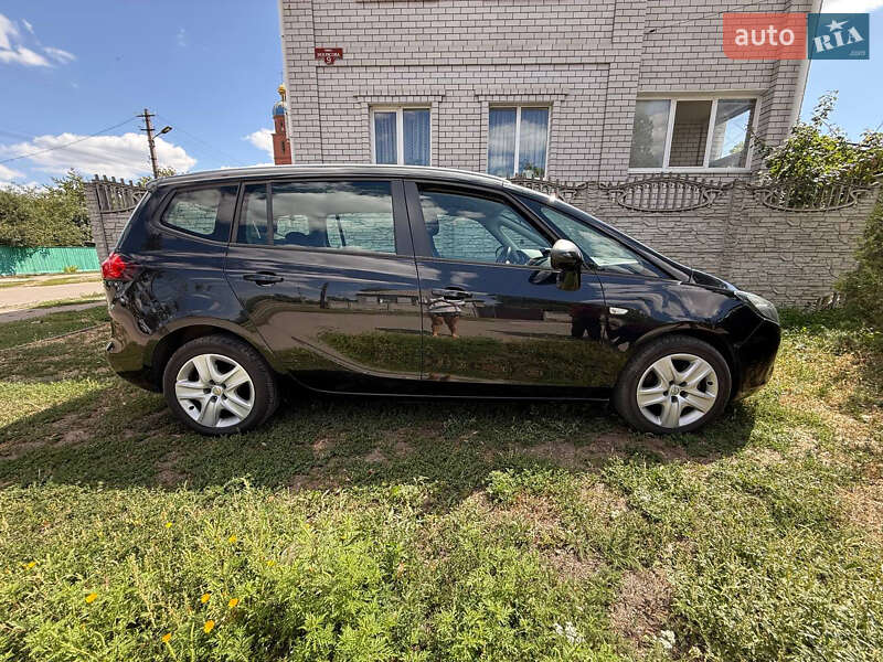 Opel Zafira Tourer 2012