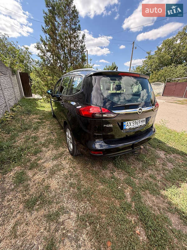Opel Zafira Tourer 2012