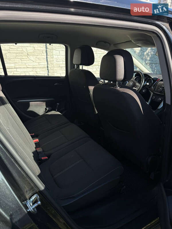 Opel Zafira Tourer 2012