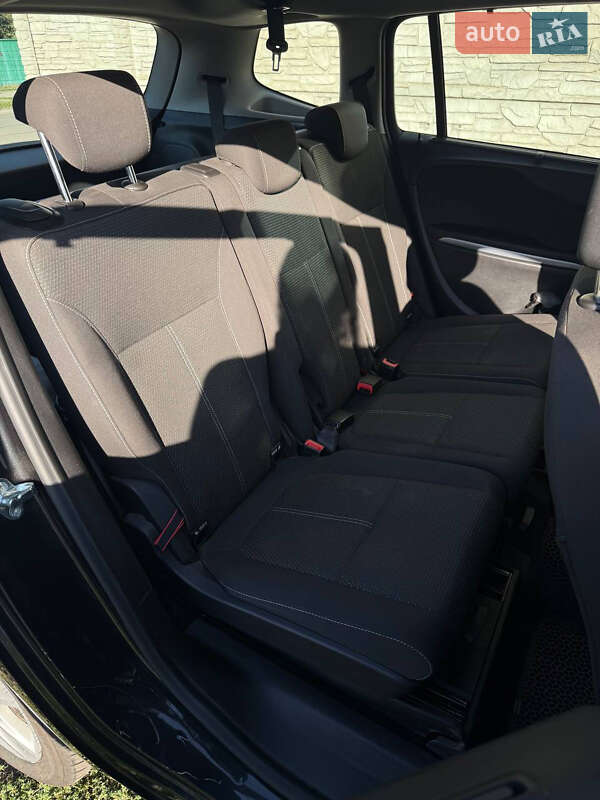 Opel Zafira Tourer 2012