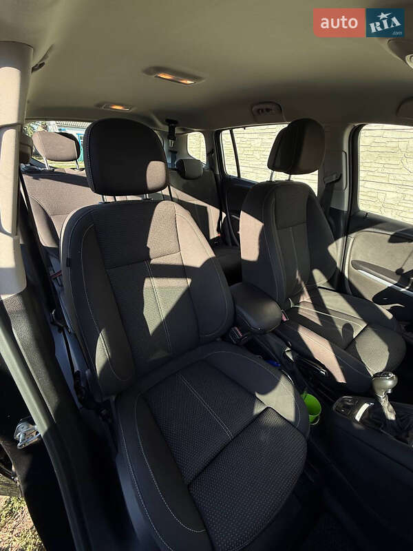 Opel Zafira Tourer 2012