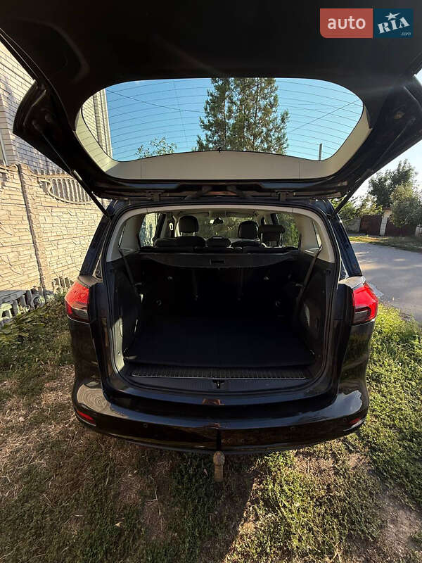 Opel Zafira Tourer 2012