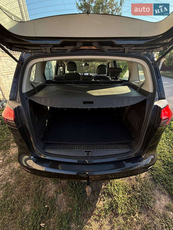 Opel Zafira Tourer 2012