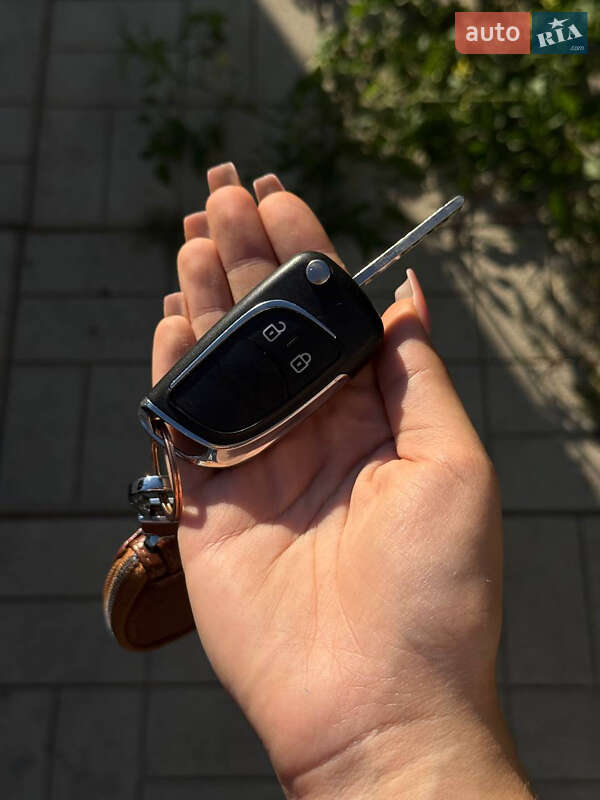 Opel Zafira Tourer 2012