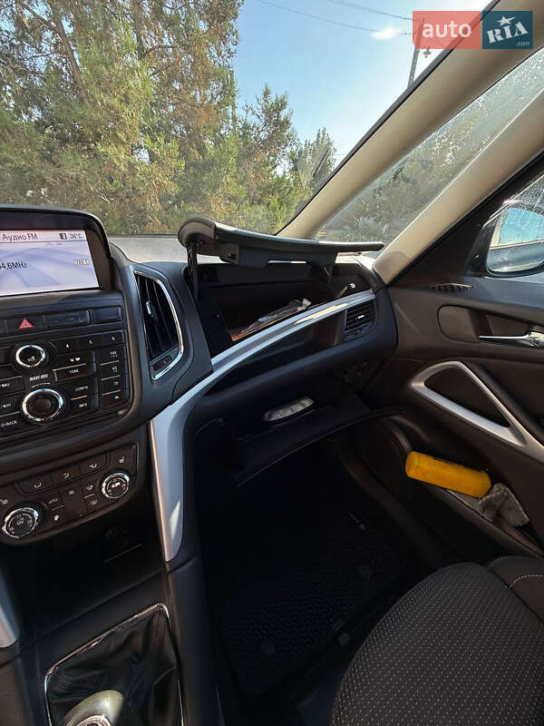 Opel Zafira Tourer 2012