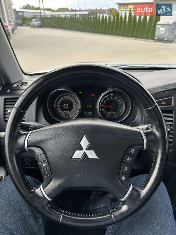 Mitsubishi Pajero Wagon 2008