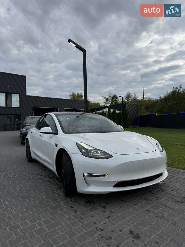 Tesla-3