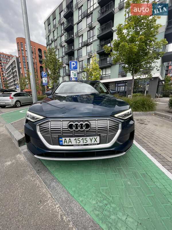Audi e-tron 2021