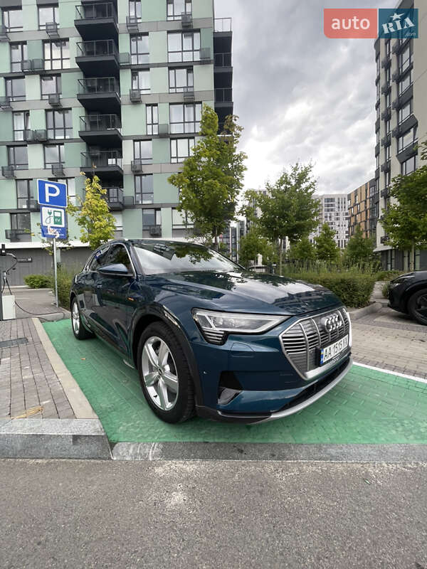 Audi e-tron 2021