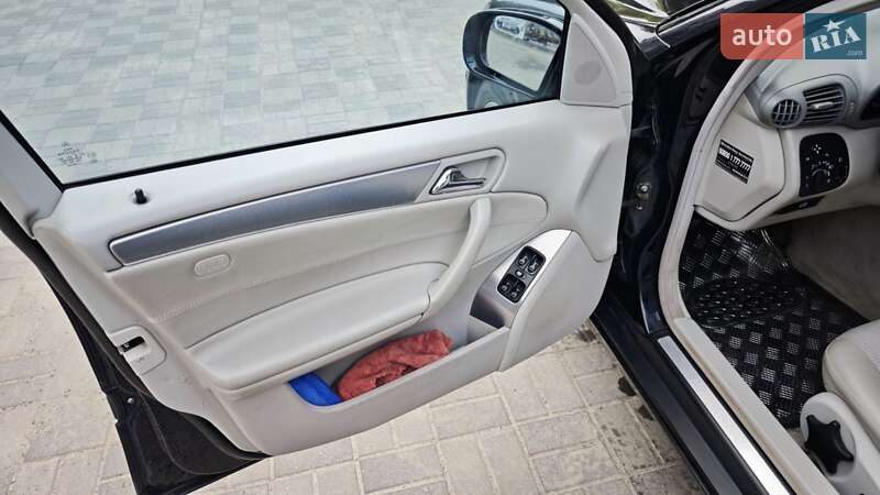 Mercedes-Benz C-Class 2007