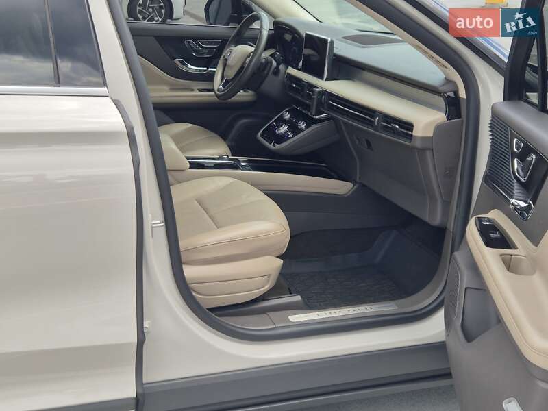 Lincoln Corsair 2020