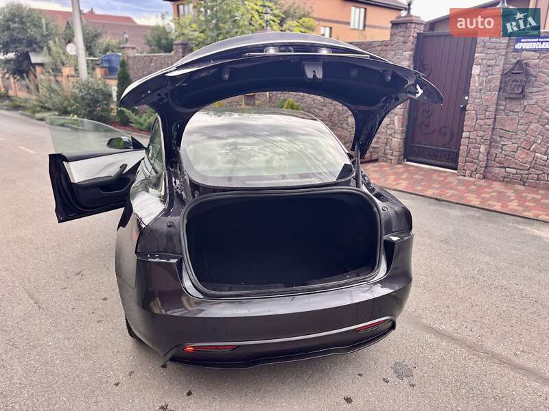 Tesla Model 3 2024