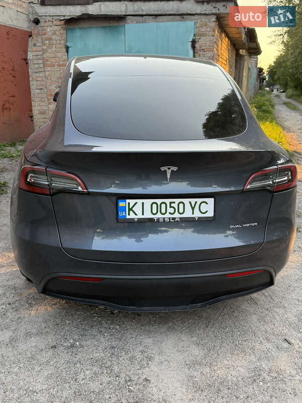 Tesla Model Y 2023