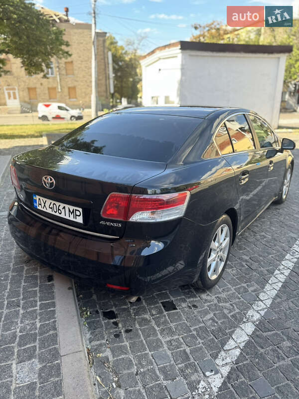 Toyota Avensis 2010