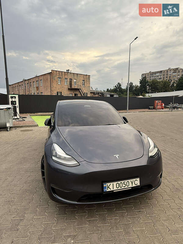Tesla Model Y 2023