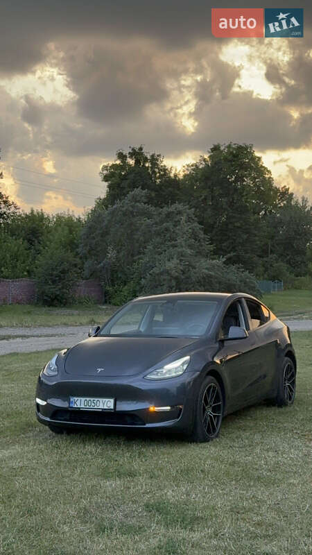 Tesla Model Y 2023