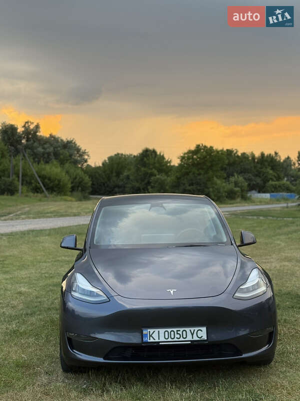 Tesla Model Y 2023