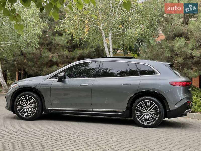 Mercedes-Benz EQS SUV 2023