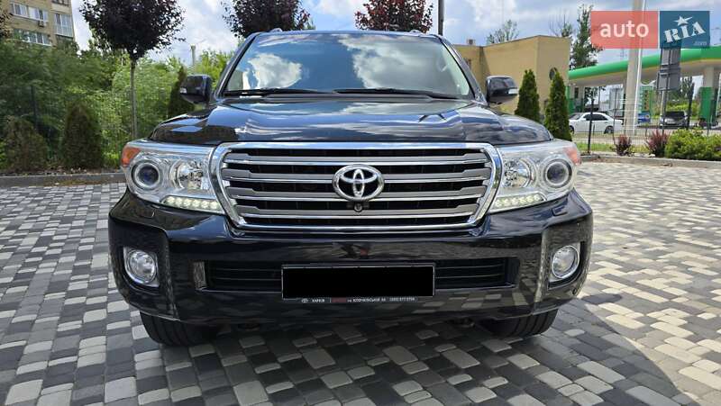 Toyota Land Cruiser 2013