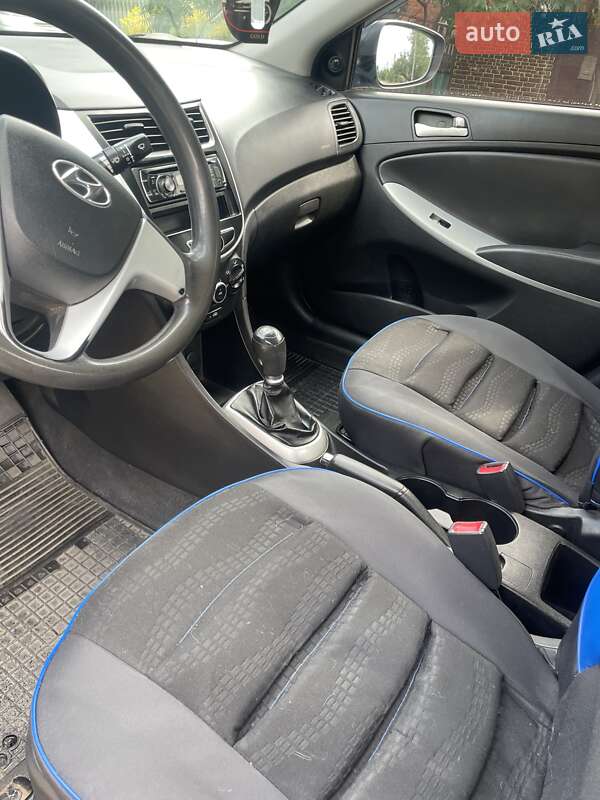 Hyundai Accent 2012