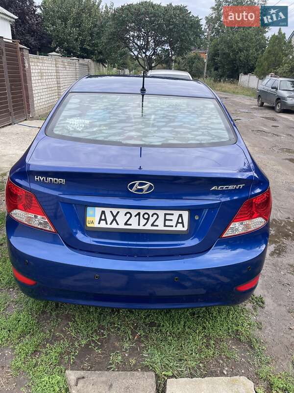 Hyundai Accent 2012