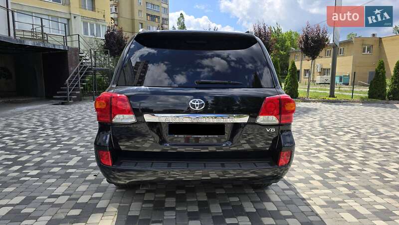 Toyota Land Cruiser 2013