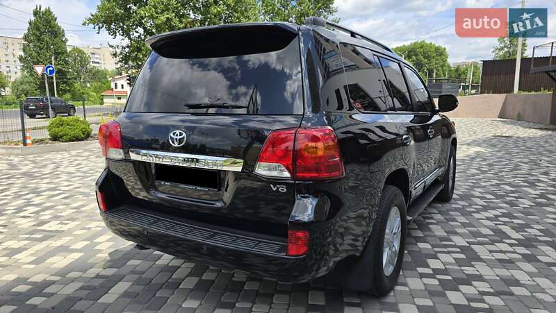 Toyota Land Cruiser 2013