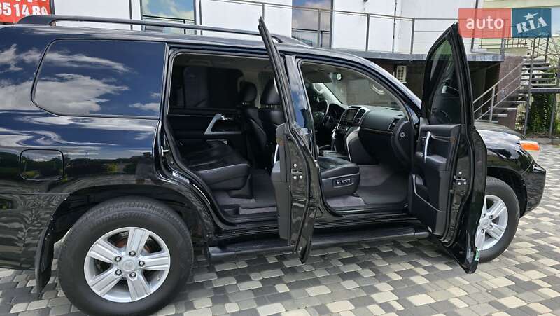 Toyota Land Cruiser 2013