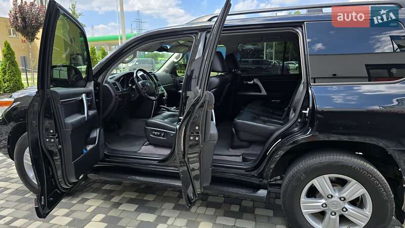 Toyota Land Cruiser 2013