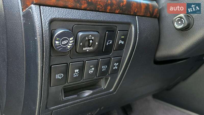 Toyota Land Cruiser 2013