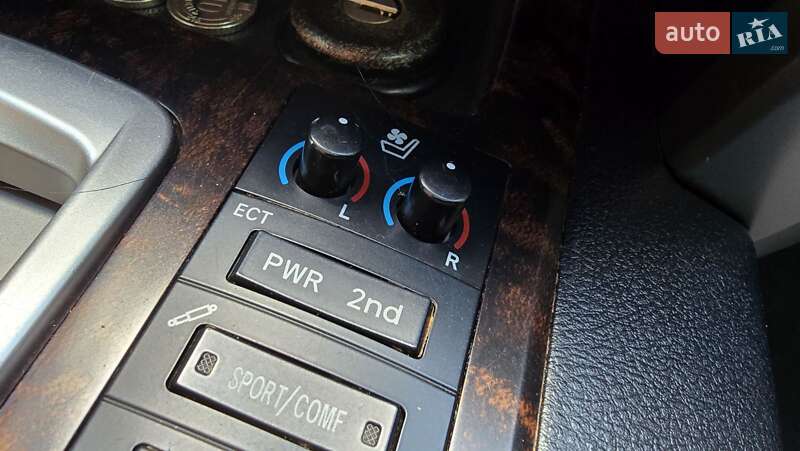 Toyota Land Cruiser 2013