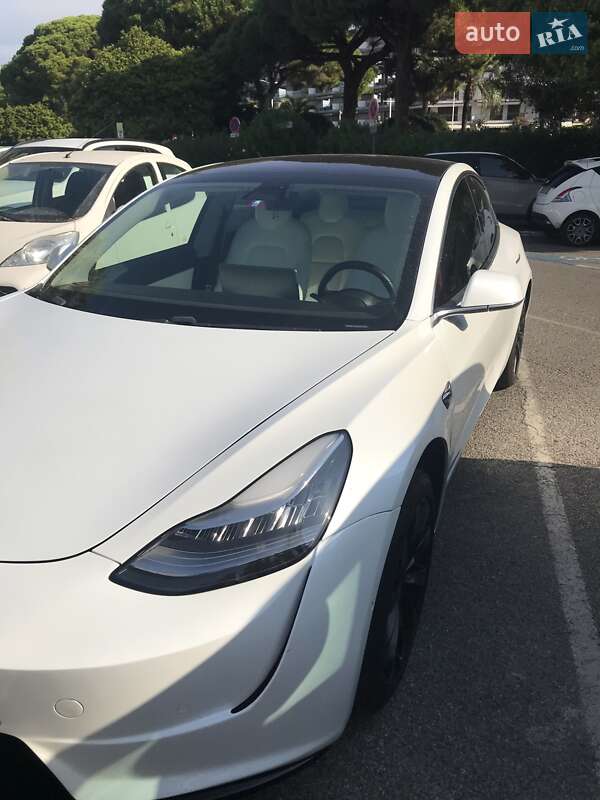Tesla-0